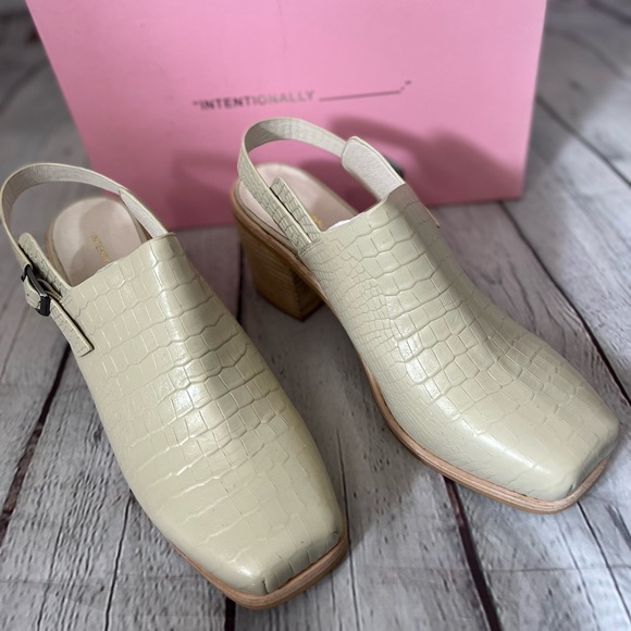 INTENTIONALLY BLANK Shoes - INTENTIONALLY BLANK Honcho square toe mule